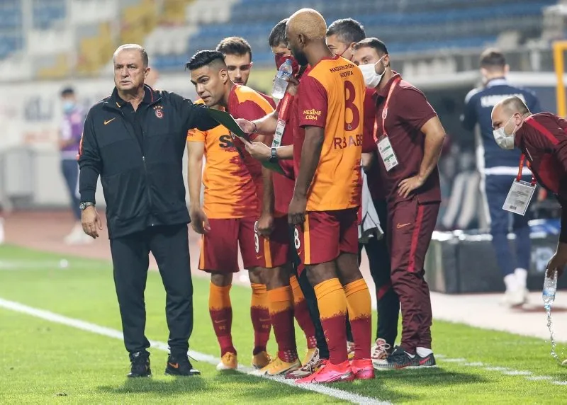 Hakan Çalhanoğlu için dev kapışma! Galatasaray... - Galeri ...