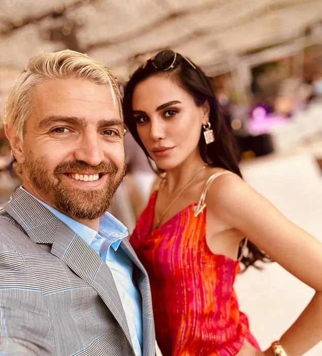 8 yılı devirdiler.. Caner Erkin’den eşi Şükran Ovalı’ya romantik evlilik yıl dönümü mesajı Daha da aşık oluyorum kadınım...