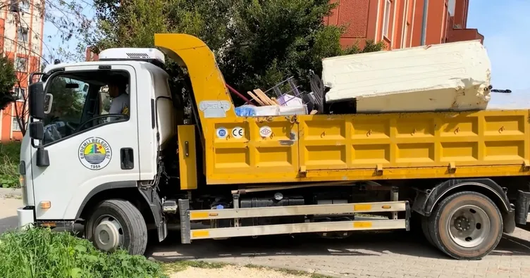 Çöp evden 7 kamyon çöp çıktı