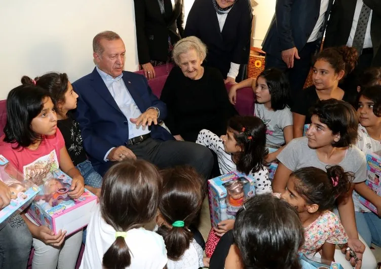 Cumhurbaşkanı Erdoğan’dan Kasımpaşa’ya sürpriz ziyaret