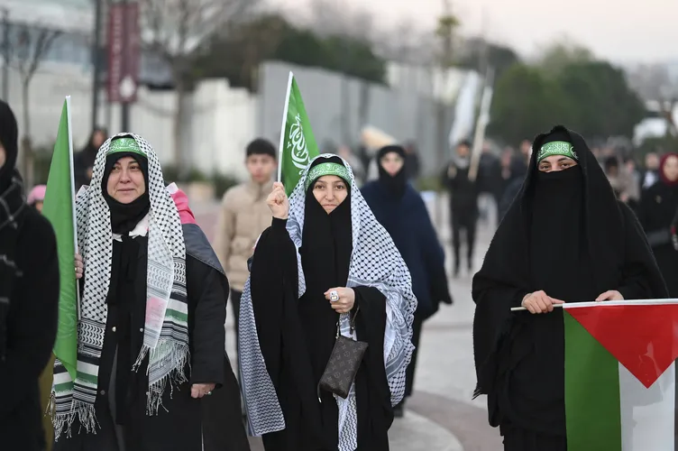 Diriliş İstanbul! Galata’dan dünyaya yükselen ses: Gazze’ye destek Aksa’ya selam