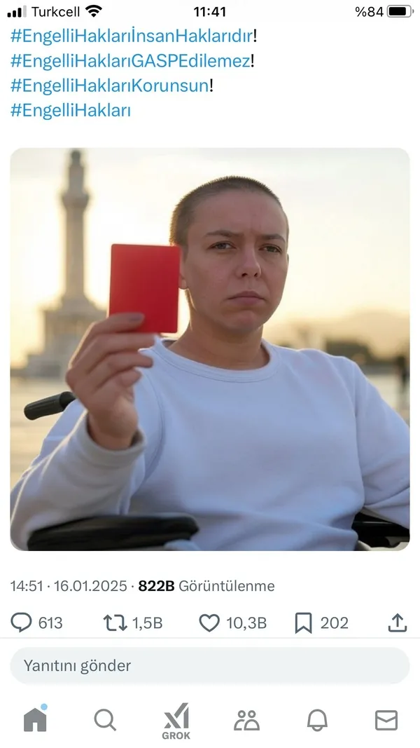engelli-kadindan-buyuksehire-kirmizi-kartli-protesto-1737106474806.jpg