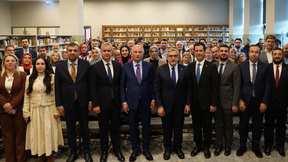 AK Parti Genel Başkanvekili Ala "Kütüphane Sohbetleri" programına konuk oldu: ⁠AK Parti 25. Yıl söyleşilerini başlattı. Şimdi 2053 hedefimiz var