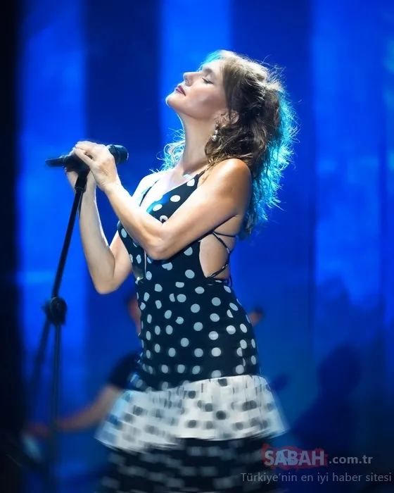 Şevval Sam’dan sürpriz imaj değişikliği! 20 yıl sonra kısa saçlı haline döndü! Sosyal medya ikiye bölündü!