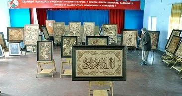 Rus ressam, marküteri sanatıyla Kur’an’dan 20 ayeti tablolaştırdı