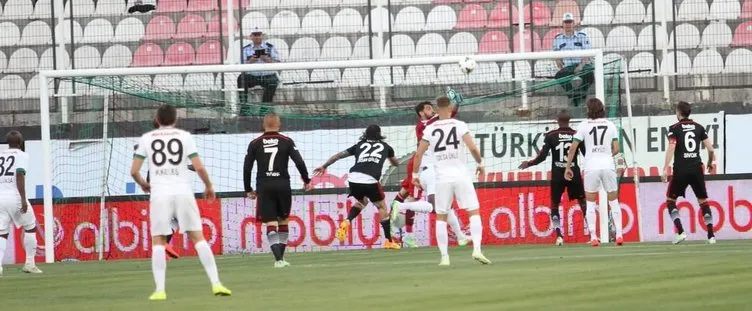 Akhisar Belediyespor - Beşiktaş maçından kareler