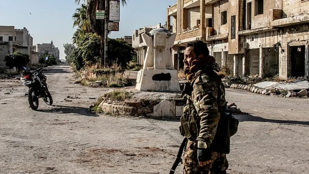 Suriye'de rejim karşıtı silahlı gruplar Hama iline doğru ilerliyor