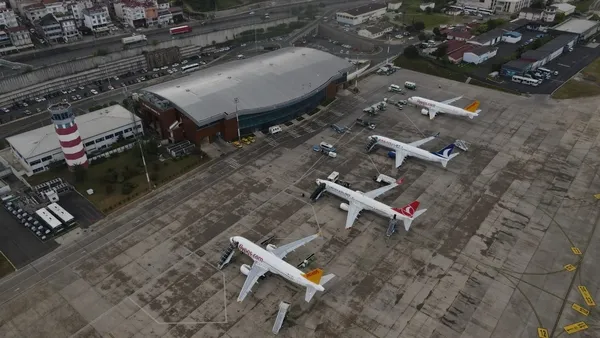 trabzon-havalimaninda-turizm-sezonu-yogunlugu-yasaniyor-ortadogu-ulkelerinden-gunde-21-ucak-inis-yapiyor-1720168488003.jpg
