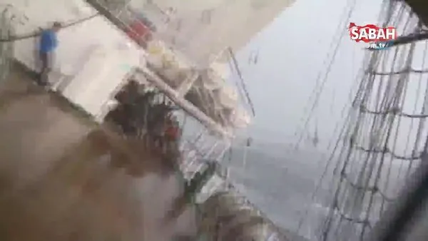 Rus yolcu gemisi fırtınanın ortasında yan yattı