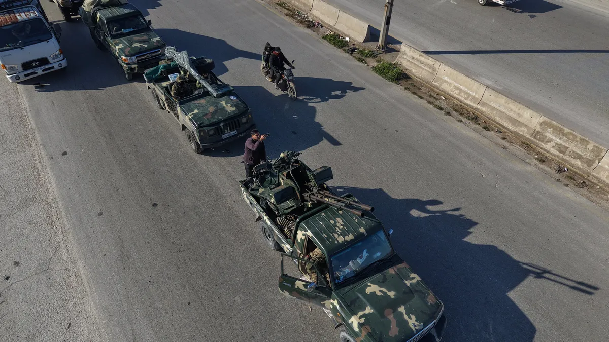 SON DAKİKA | Suriye ordusu SDG’nin terör yuvalarını vuruyor SON DAKİKA | Suriye ordusu SDG’nin terör yuvalarını vuruyor