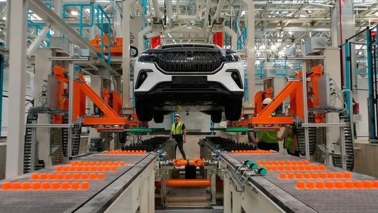 Fransız basını TOGG’u mercek altına aldı: Tek tek incelediler! Her şey çok hızlı gelişti