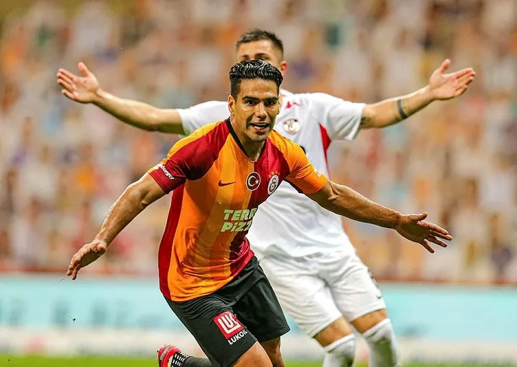 Galatasaray’da flaş gelişme! 5 transfer 2 ayrılık