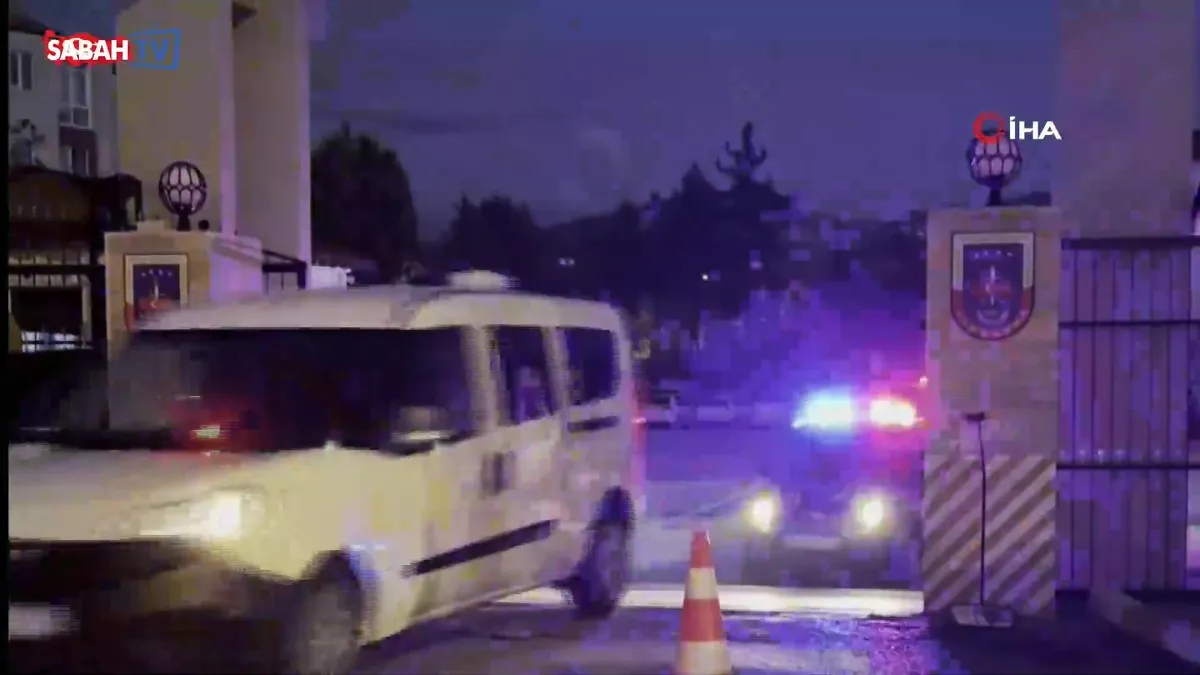 Burdur’da uyuşturucu operasyonu: 5 gözaltı | Video videosunu izle Burdur’da uyuşturucu operasyonu: 5 gözaltı | Video videosunu izle