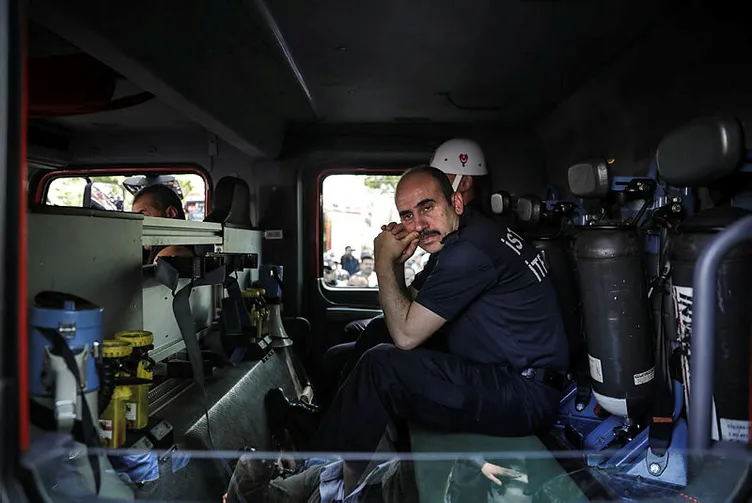 Şehit itfaiyeci Taner Çebi için İstanbul İtfaiyesi'nde tören düzenlendi