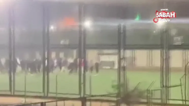 Yeşil saha bir anda boks ringine döndü! O anlar kamerada | Video