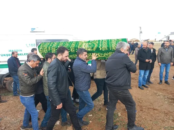 kiziltepede-kazada-agir-yaralanan-kadin-hayatini-kaybetti-1701944814930.jpg