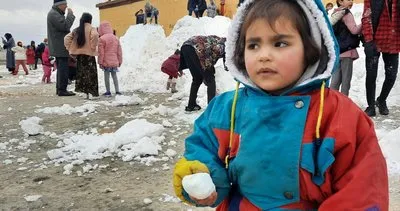 Suriye sınırına kamyonlarla kar taşındı çocuklar kartopu oynadılar #sanliurfa