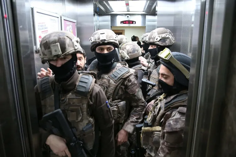 Son Dakika Haberi: Esenyurt'ta lüks rezidansa baskın!