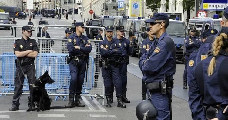 Son dakika: İspanya polisinden Katalan hükümetinin genel merkezine baskın!