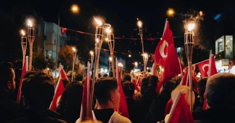 İzmir’de 100. yıla yakışır kutlama