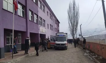 Hakkari'de gıda zehirlenmesi şüphesi: 34 öğrenci hastaneye kaldırıldı! #hakkari
