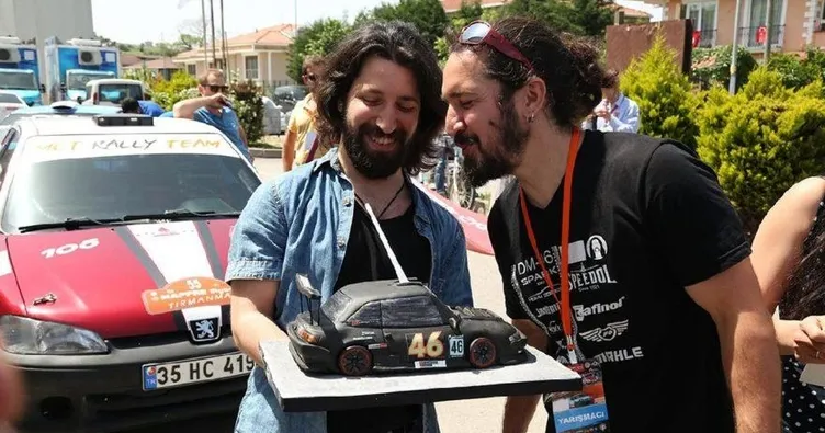 Yeni yaşını yarış pistinde kutladı