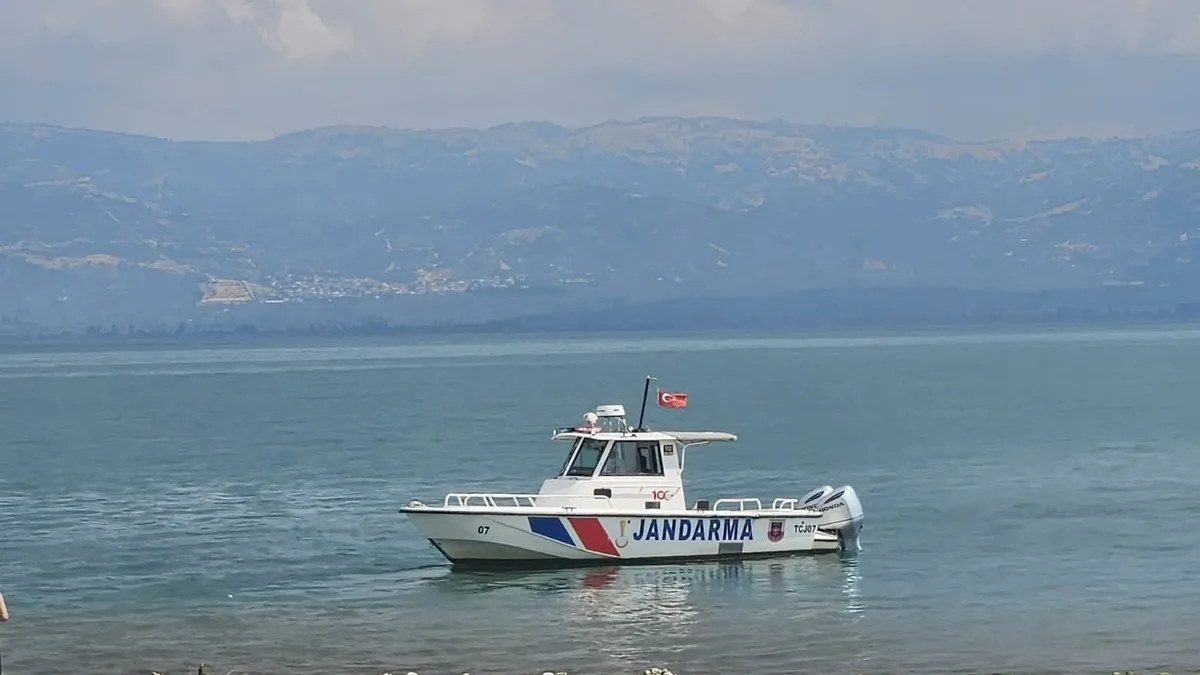 Serinlemek için göle giren 2 gencin cansız bedeni bulundu