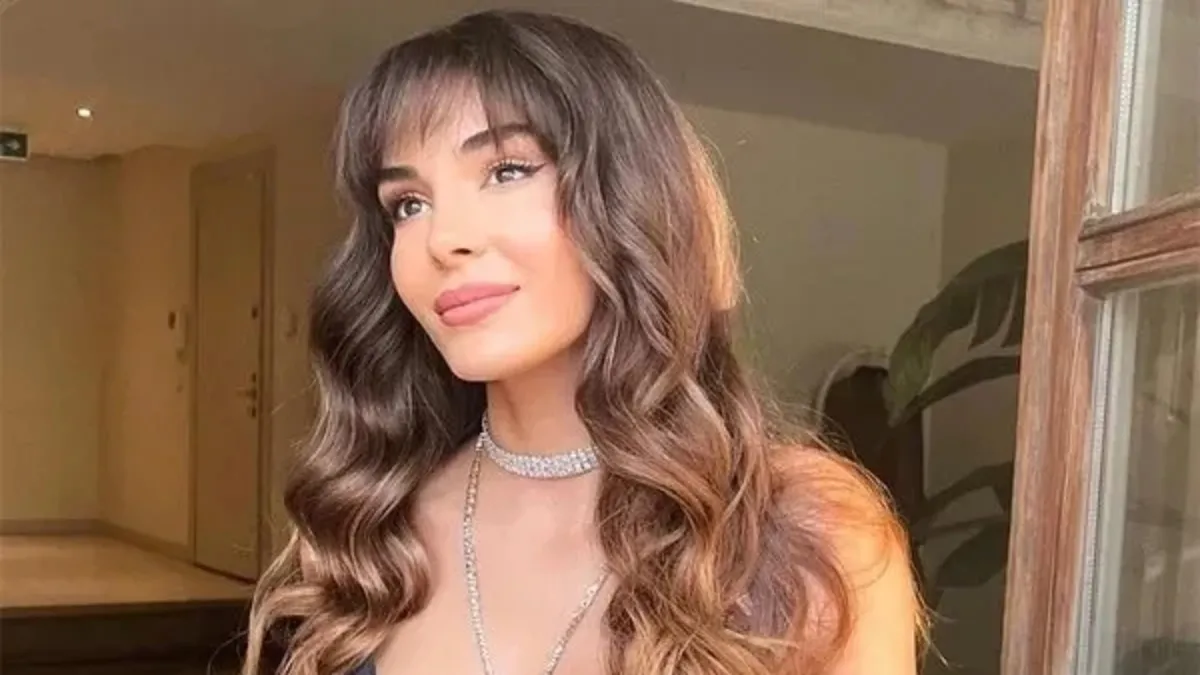 Ebru Şahin’den etkinlik öncesi hazırlık! O anlarını paylaştı, güzelliğiyle yine dikkat çekti...