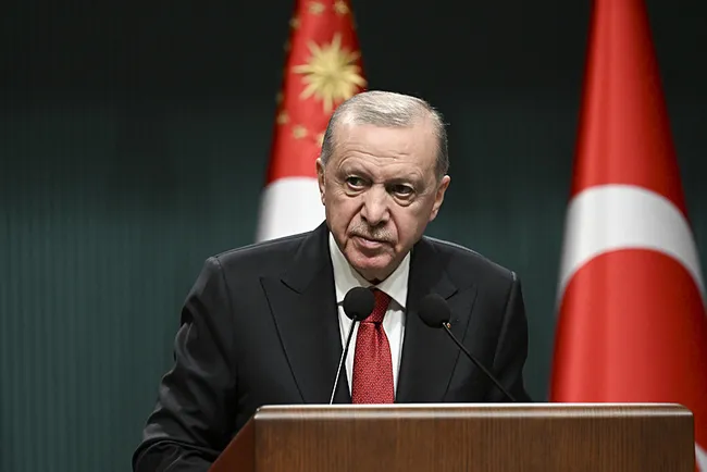 son-dakika-baskan-erdogan-yarin-cumhurbaskanligi-kabinesini-topluyor-okul-saldirilari-ve-gulistan-doku-dosyasi-1776602725612.jpeg SON DAKİKA… Başkan Erdoğan yarın Cumhurbaşkanlığı Kabinesi’ni topluyor: Okul saldırıları ve Gülistan Doku dosyası masada!