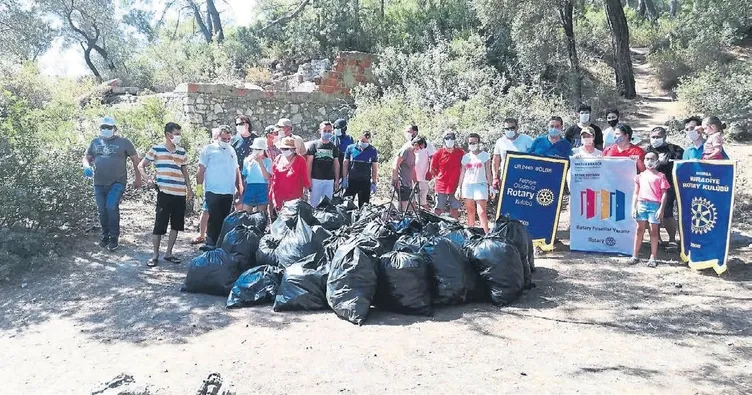 4 saatte 2 ton çöp toplandı
