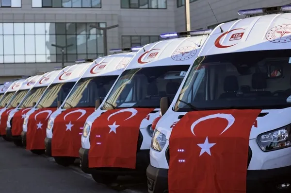 izmirin-ambulans-filosu-genclesiyor-izmire-45-yeni-ambulans-1768494819208.jpeg
