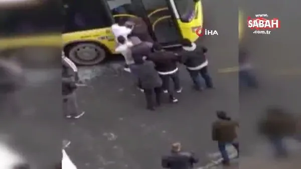 SON DAKİKA: İstanbul Kağıthane'de halk otobüsü şoförüne camdan girerek böyle saldırdılar | Video