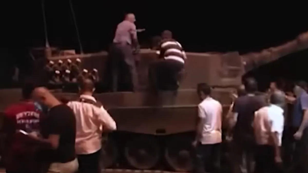 AK Parti’den 15 Temmuz paylaşımı: “Bu vatan asım şuuruna erenlerindir” AK Parti’den 15 Temmuz paylaşımı: “Bu vatan asım şuuruna erenlerindir”