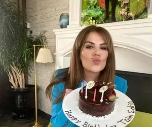 Tülin Şahin’in doğum günü paylaşımı sosyal medyayı salladı! Yaşını duyanlar şoke oldu! ‘Genç kızlara taş çıkarttı’