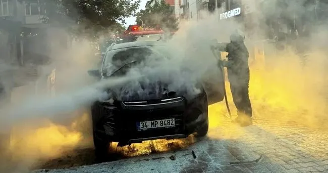 Seyir halindeki cip alev alev yandı