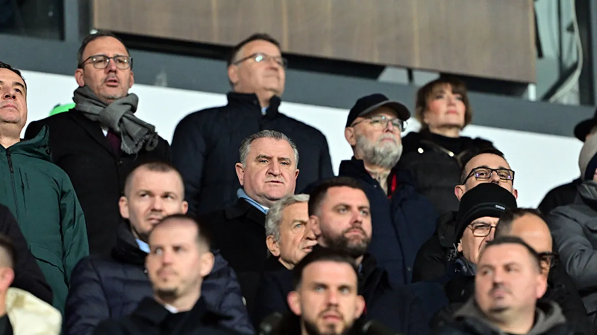 Osman Aşkın Bak: Çocuklarımızla gurur duyuyoruz Osman Aşkın Bak: Çocuklarımızla gurur duyuyoruz