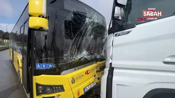 Sancaktepe'de ters yöne giren TIR İETT otobüsüyle kafa kafaya çarpıştı | Video