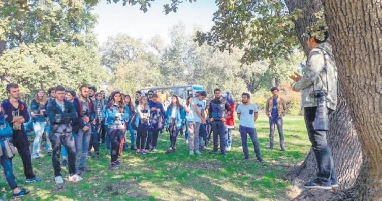 Üniversiteli öğrenciler longoz ormanlarını keşfetti