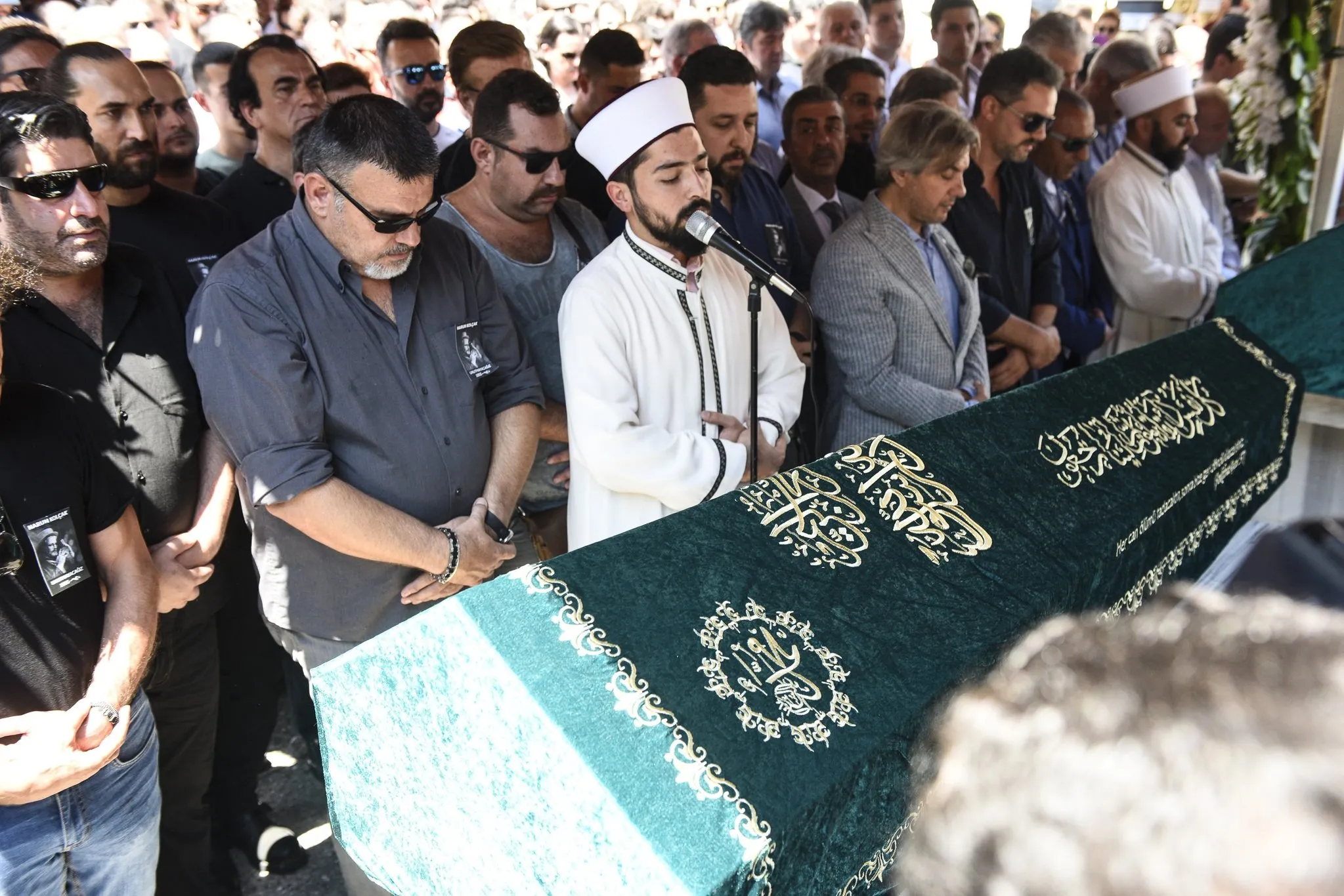 Harun Kolçak son yolculuğuna uğurlandı Magazin Haberleri