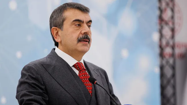 bakan-tekinden-lgs-iddialarina-yanit-719-ogrencinin-tum-sorularu-dogru-yanitlamasi-saglikli-bir-durum-1752687813572.jpg Bakan Tekin’den LGS iddialarına yanıt! 719 öğrencinin tüm sorularu doğru yanıtlaması sağlıklı bir durum”