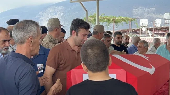 bu-aciya-yurek-dayanmaz-baba-olduktan-3-gun-sonra-kalp-krizi-gecirdi-1752648820452.jpg Bu acıya yürek dayanmaz: Baba olduktan 3 gün sonra kalp krizi geçirdi!