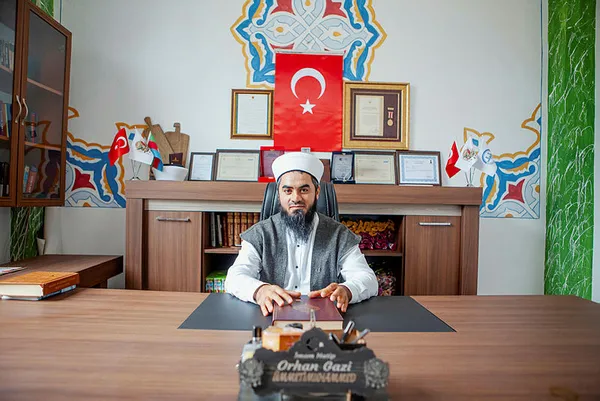 ilk-derste-cocuklara-omer-halisdemiri-anlatiyorum-1625714296588.jpg İmam Orhan Gazi: İlk derste çocuklara Ömer Halisdemir’i anlatıyorum