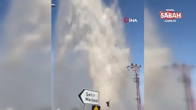 Su borusu patladı, fışkıran su şelaleyi andırdı