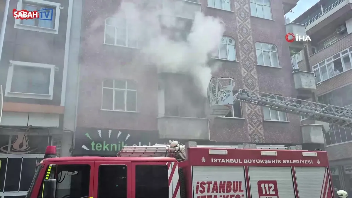 Şarj aleti büyük felakete yol açtı! Evde çıkan yangına itfaiye ekipleri müdahele etti videosunu izle Şarj aleti büyük felakete yol açtı! Evde çıkan yangına itfaiye ekipleri müdahele etti videosunu izle