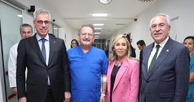 Sağlık Bakanı Prof. Dr. Kemal Memişoğlu, kalp krizi geçiren Antalya İl Sağlık Müdürü Prof. Dr. Behzat Özkan’ı ziyaret etti #antalya