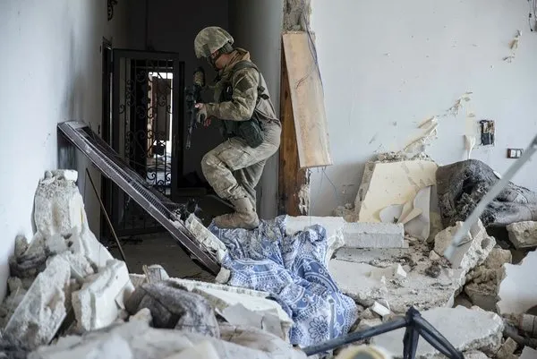 Mehmetçik Afrin'de terör örgütünün karargahını buldu! İşte o merkezin görüntüleri!