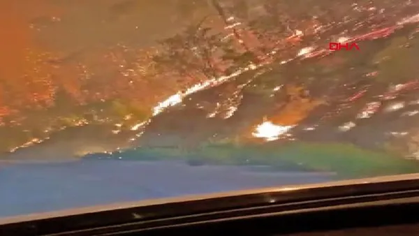 Antalya Manavgat'ta orman yangını içinden otomobille böyle geçtiler! Orman yangını dehşetinden kurtuluş anı kamerada...