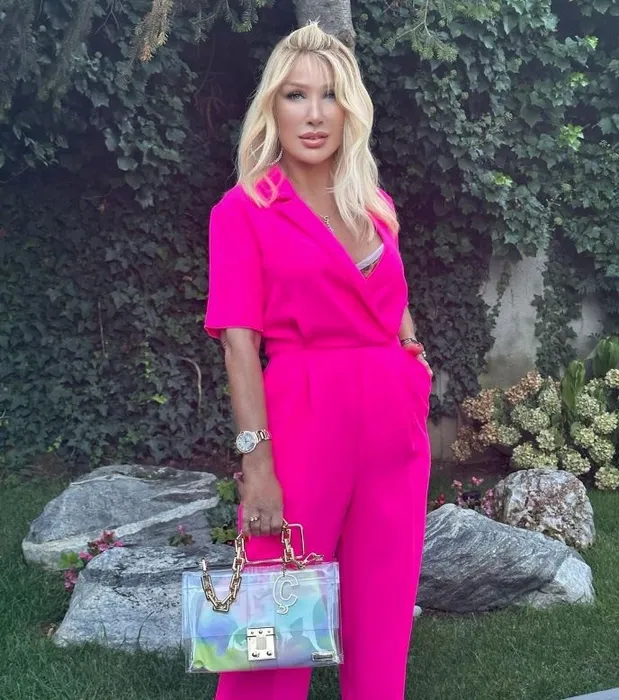 ‘Aşk’ kadını Seda Sayan’dan ‘mutluluk’ paylaşımı! Öylece gidiyoruz yârimle…