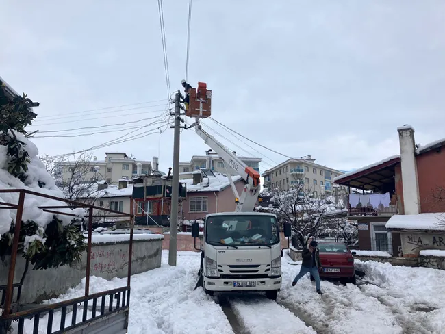 bakan-donmezden-isparta-aciklamasi-hayati-normallestirecegiz-1644066954335.jpg