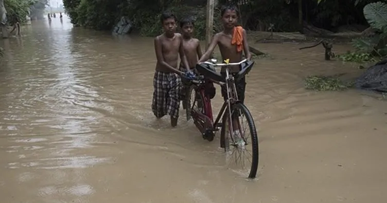 Hindistan’da sel faciası: 48 kişi yaşamını yitirdi